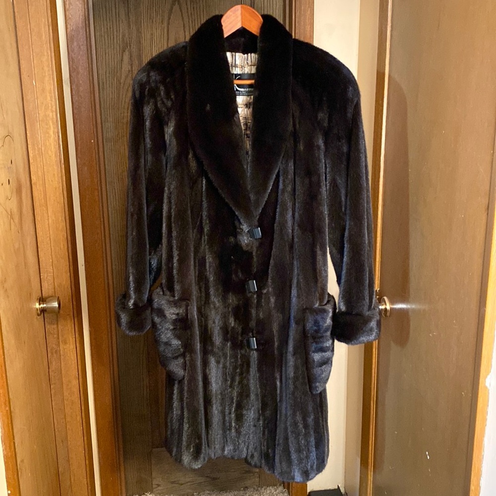 Vintage Mink 70’s-80’s Very Fine Long Coat by Kneeter DesMoines/Omaha NE USA!